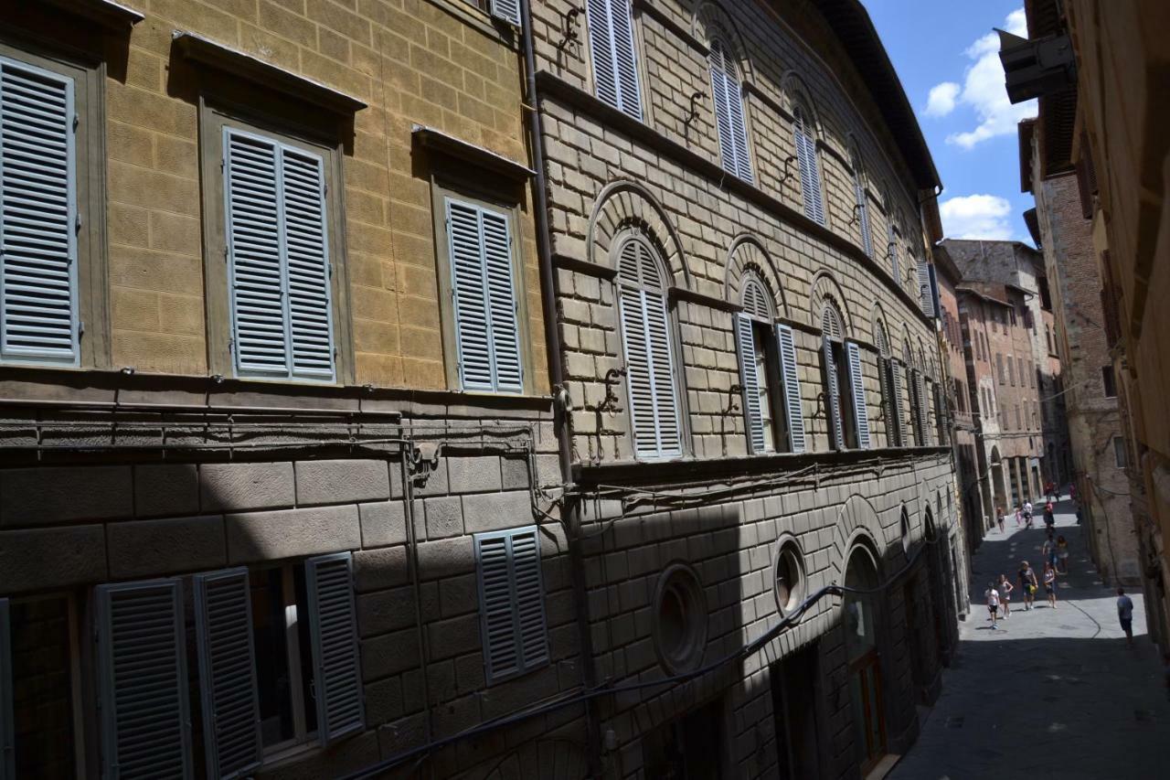 Apartamento Dimora Storica - Palazzo Barabesi Siena Exterior foto